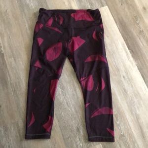 Lululemon Active Wear Crop Pants